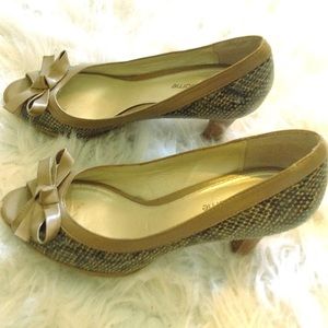 Liz Claiborne tan snake-skin peep toe heels